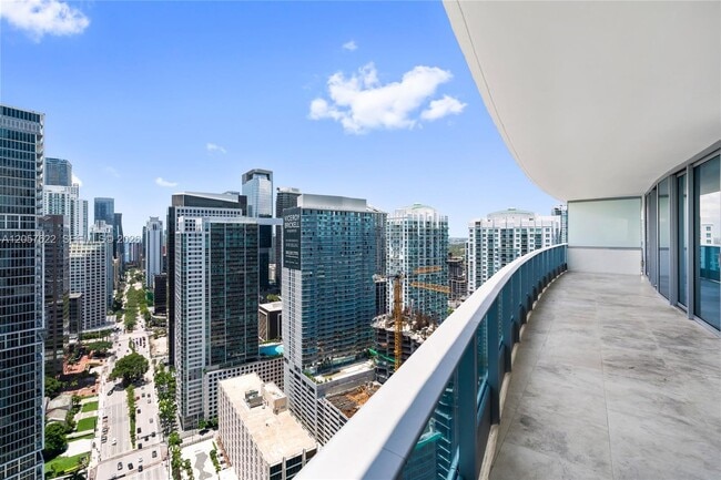 Building Photo - 200 Biscayne Blvd Way
