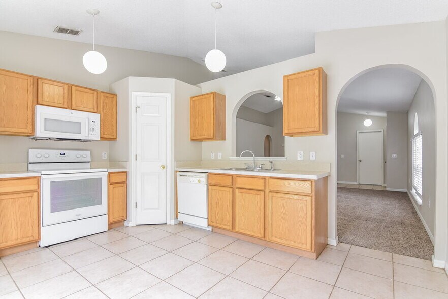 Building Photo - 11349 Ivy Flower Loop