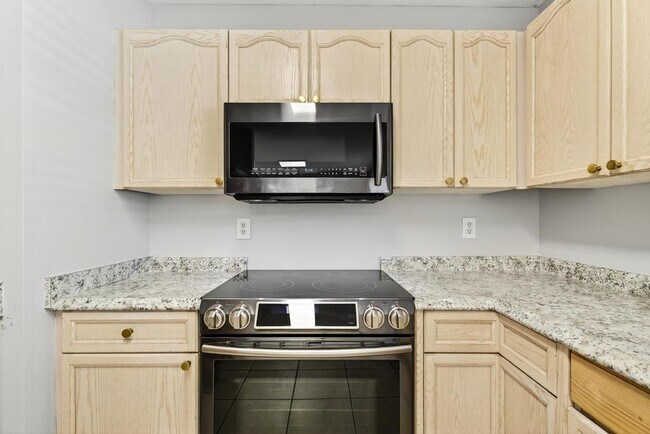 Building Photo - 2126 Center Way