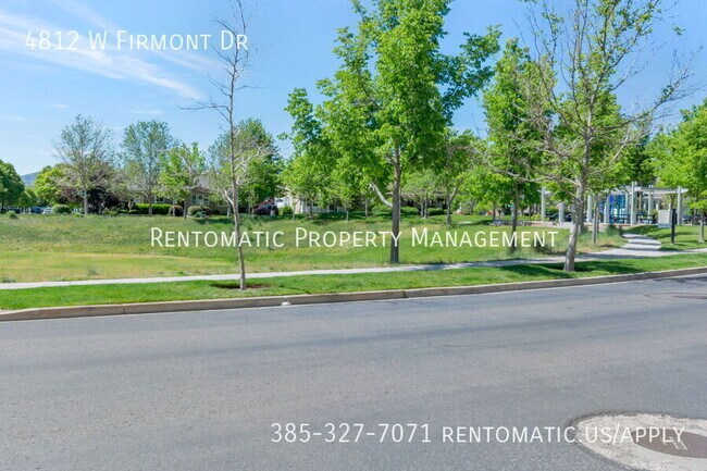 Building Photo - 4812 Firmont Dr