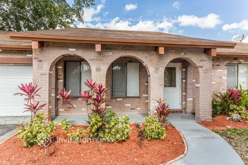 Building Photo - 10431 NW 20th Ct