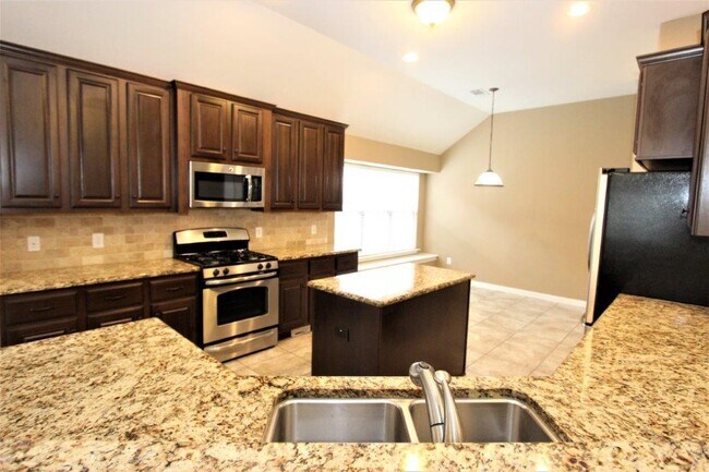 Building Photo - 8902 Peach Oak Crossing