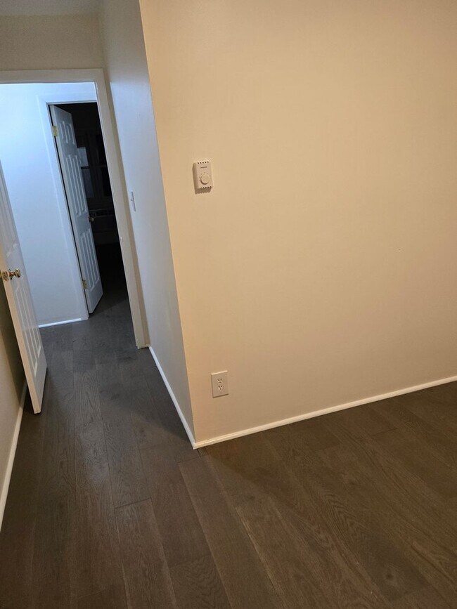 Building Photo - Charming 2BR Condo in Bethel