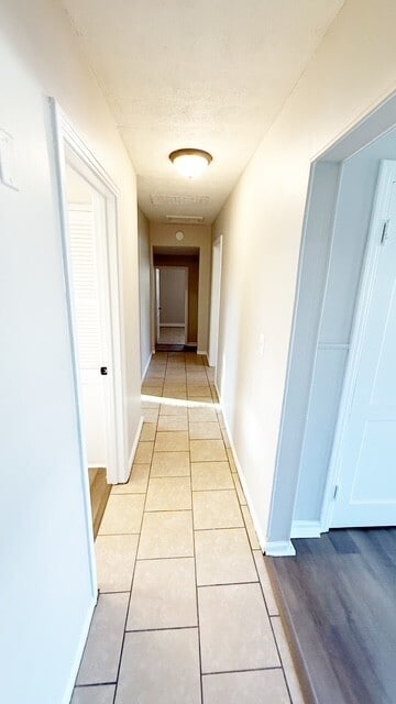 Building Photo - 3619 Tiffany Dr