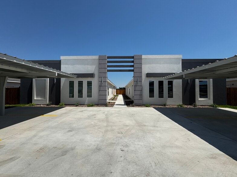 Building Photo - 4000 La Vista Ave