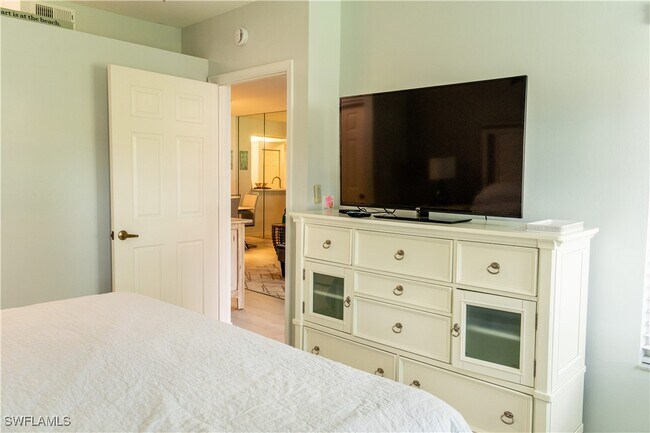 Building Photo - 2526 Orchid Bay Dr