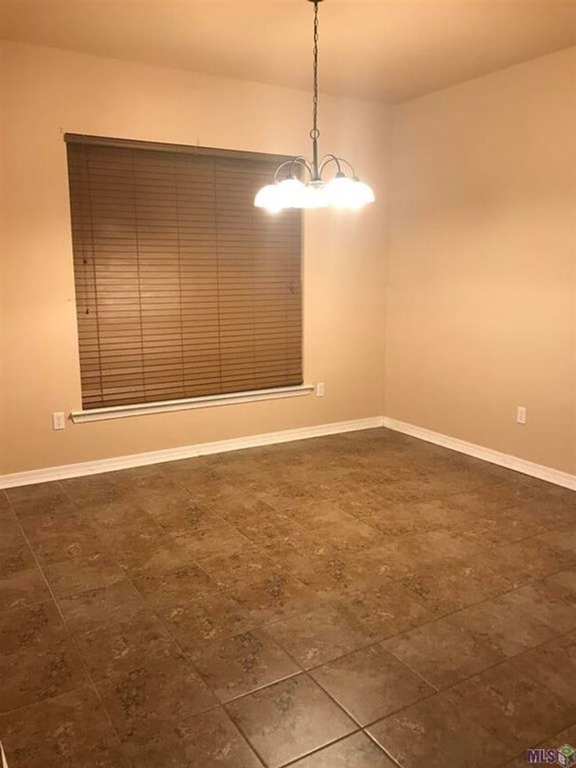 Building Photo - Charming 3 Bedroom 2 Bath home for Rent