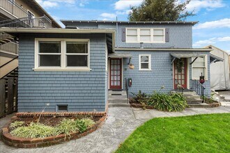 Building Photo - 2148 Santa Clara Ave