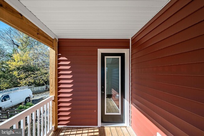 Building Photo - 117 E Monmouth St