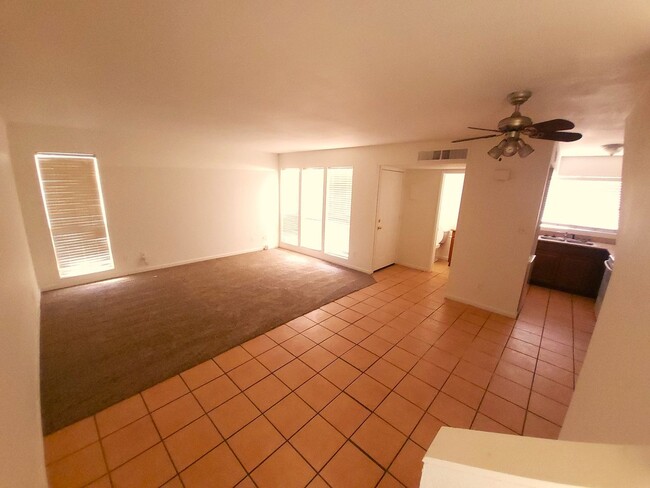 Building Photo - AFFORDABLE TOWNHOUSE IN TEMPE! -- 1/2 RENT...