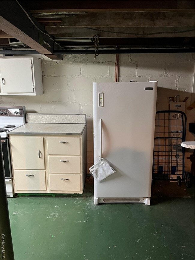 Building Photo - 7 Floyd Pl