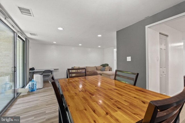 Building Photo - 3352 Huntley Sq Dr