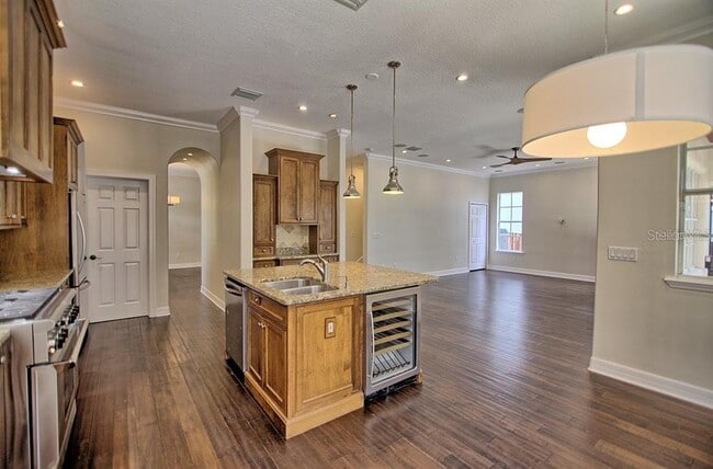 Building Photo - 5908 S Switzer Ave