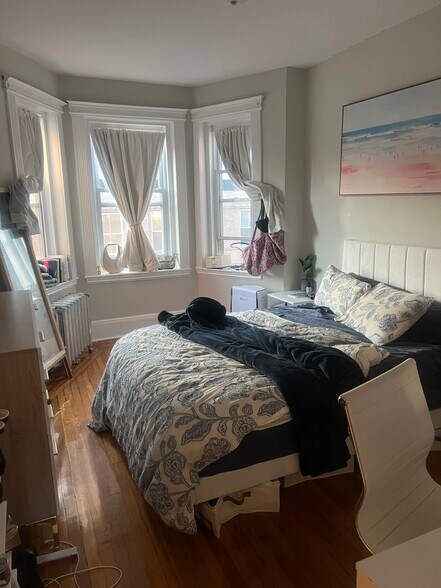 Primary Photo - 65 Hemenway St