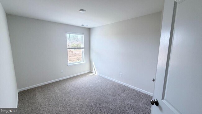 Building Photo - 107 Dinges St