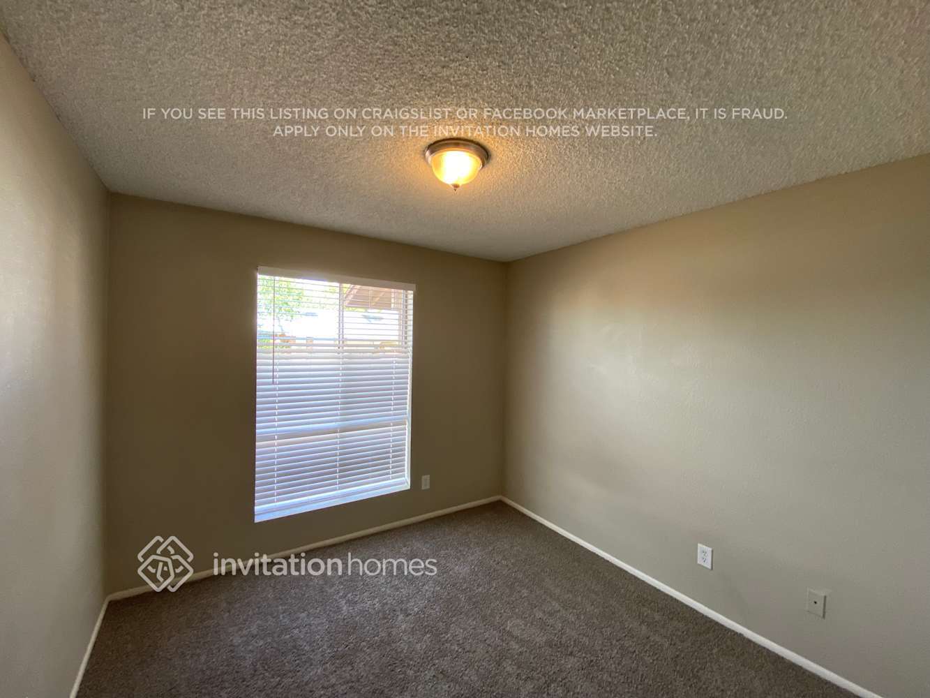 Building Photo - 2515 E Coronita Cir