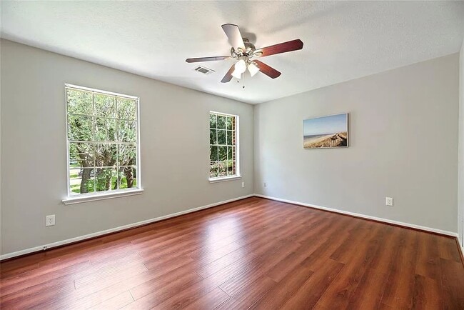 Building Photo - 215 Birch Hill Dr
