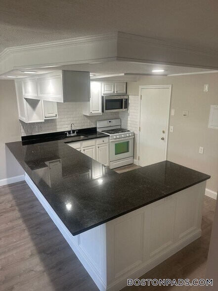 Primary Photo - 13-27 Kenmar Dr.