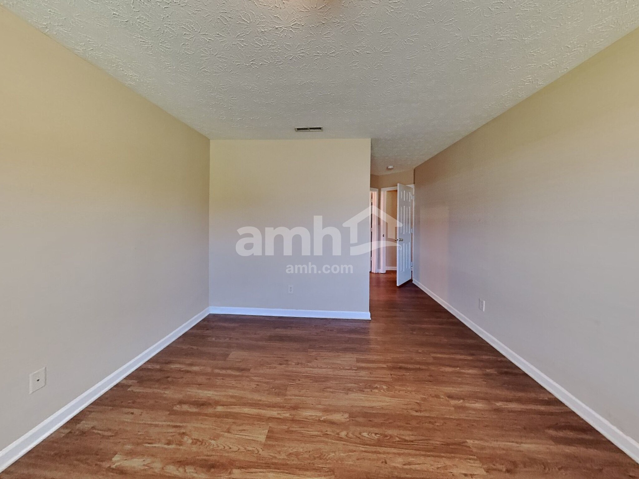 Building Photo - 6104 Lake Freeman Dr