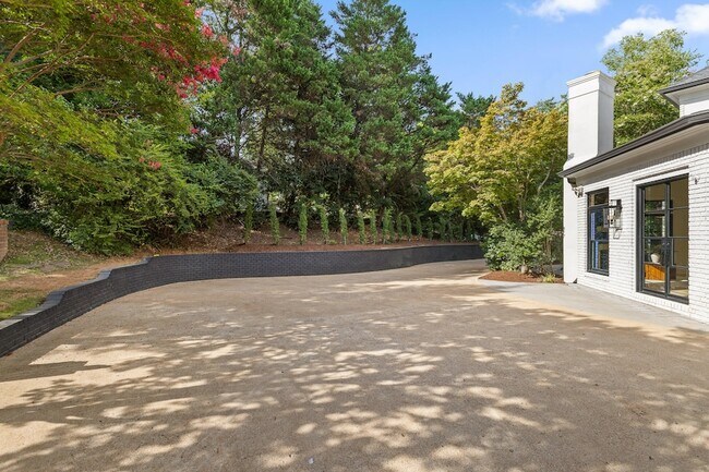 Building Photo - 1103 Centennial Dr