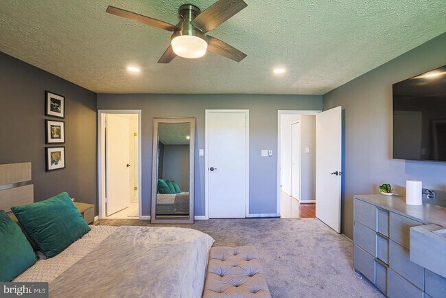Building Photo - 2107 Woodbox Ln