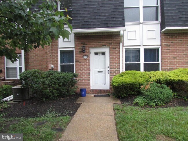 Primary Photo - 1027 Harbour Dr