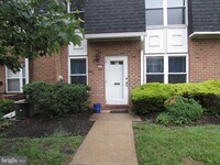 Building Photo - 1027 Harbour Dr
