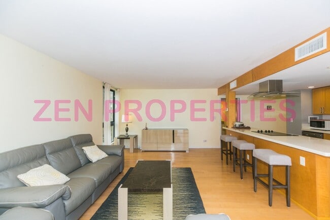 Building Photo - 250 ?Ohua Ave