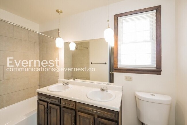 Building Photo - 4 Bed, 2.5 Bath Home with Garage / Available Soon!