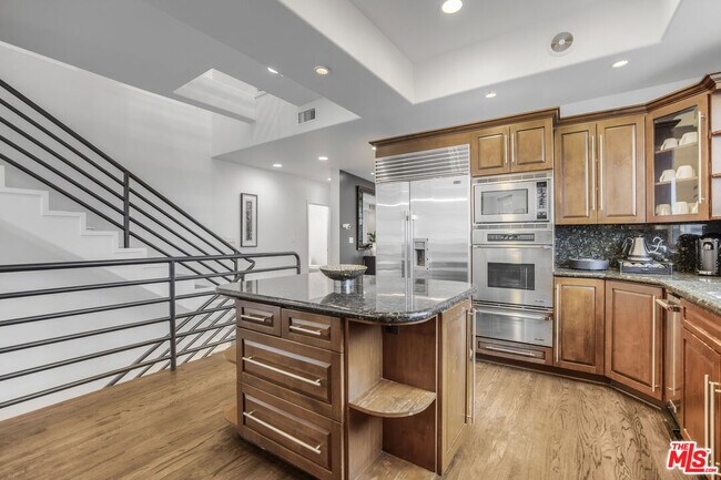 Building Photo - 8507 Franklin Ave