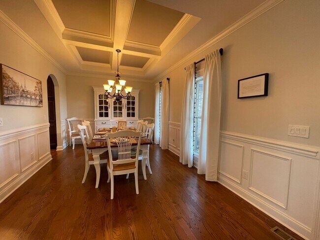 Building Photo - Fully Furnished, Short Term Rental, 1 Mont...