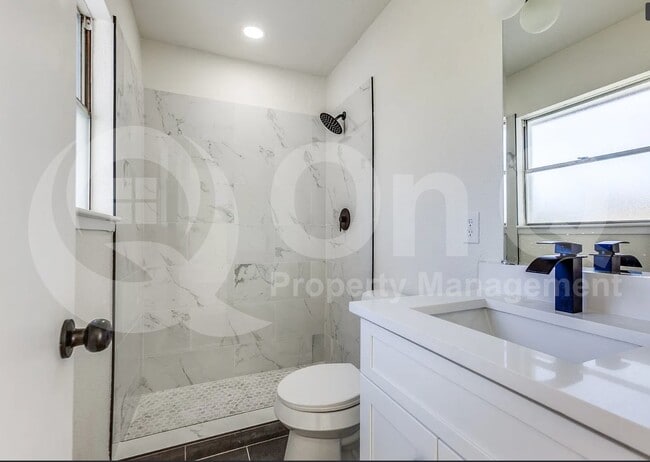 Building Photo - 1207 Crestridge Dr