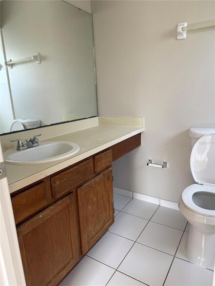 Building Photo - 2444 Summerfield Way