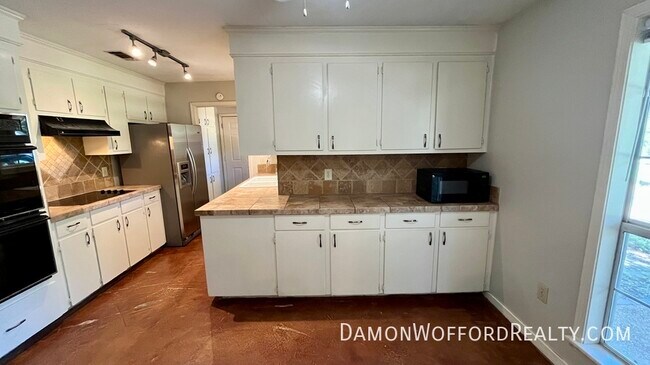 Building Photo - 308 Woodrun Dr