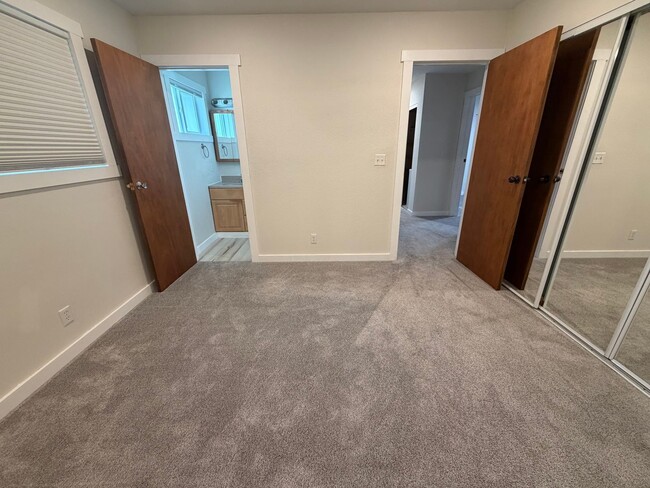 Building Photo - 209 Goldcrest St NW