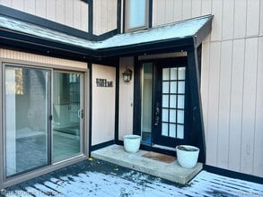 Building Photo - 5238 Brett Ct