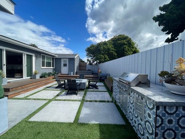 Building Photo - 392 Bonito Ave