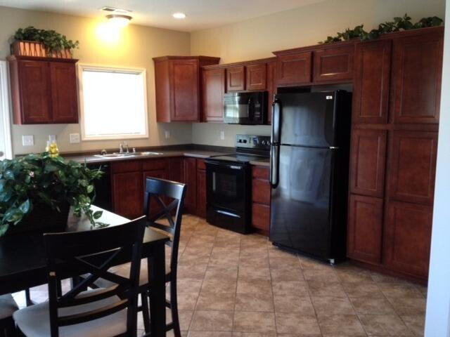 Building Photo - 3204 Sweet Clover Ln