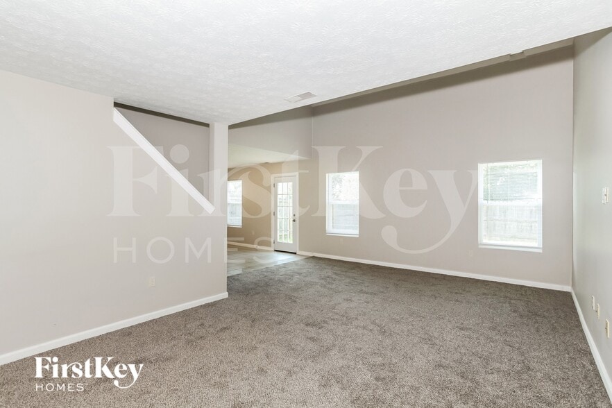 Building Photo - 5712 Clemens Dr