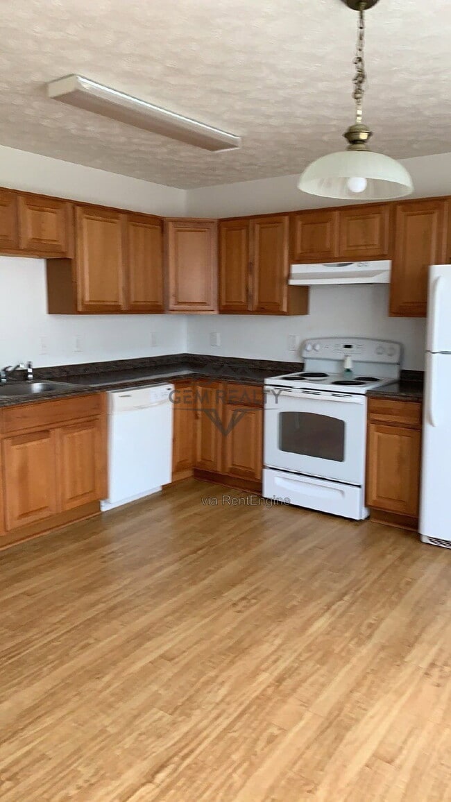 Building Photo - 9824 Coventry Creek Dr