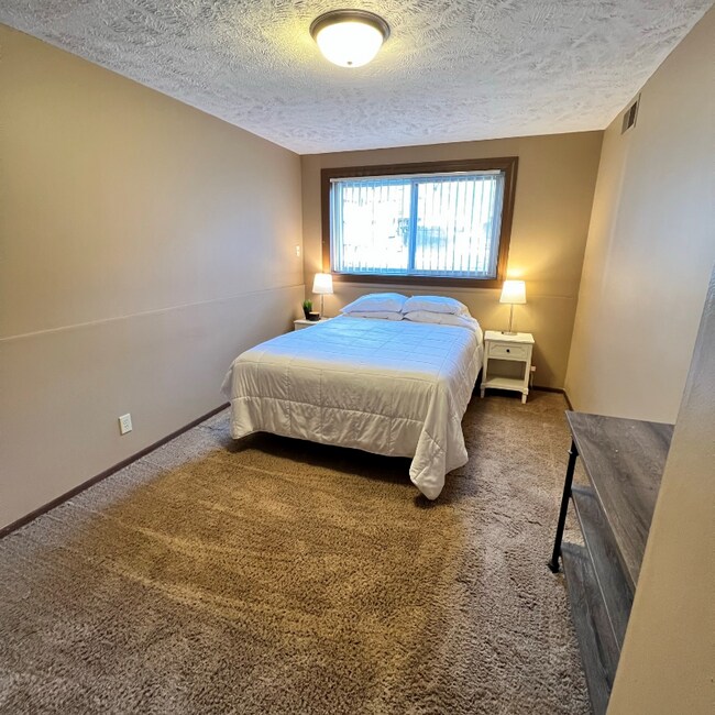 Building Photo - 1800 Knox St