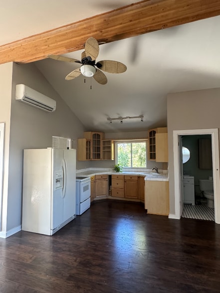 Building Photo - 1342 La Colina Dr