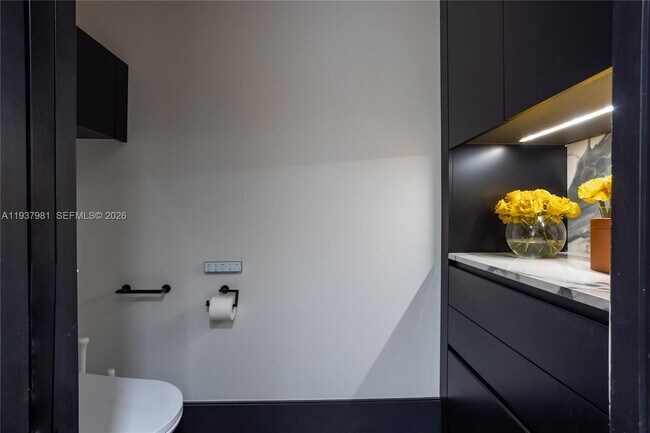 Building Photo - 1040 Biscayne Blvd