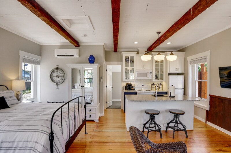 Building Photo - 731 SW Elm St