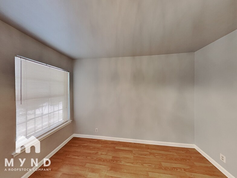 Building Photo - 5727 Bogart Dr