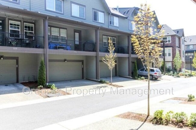 Building Photo - 1327 Greenwich Walk NE