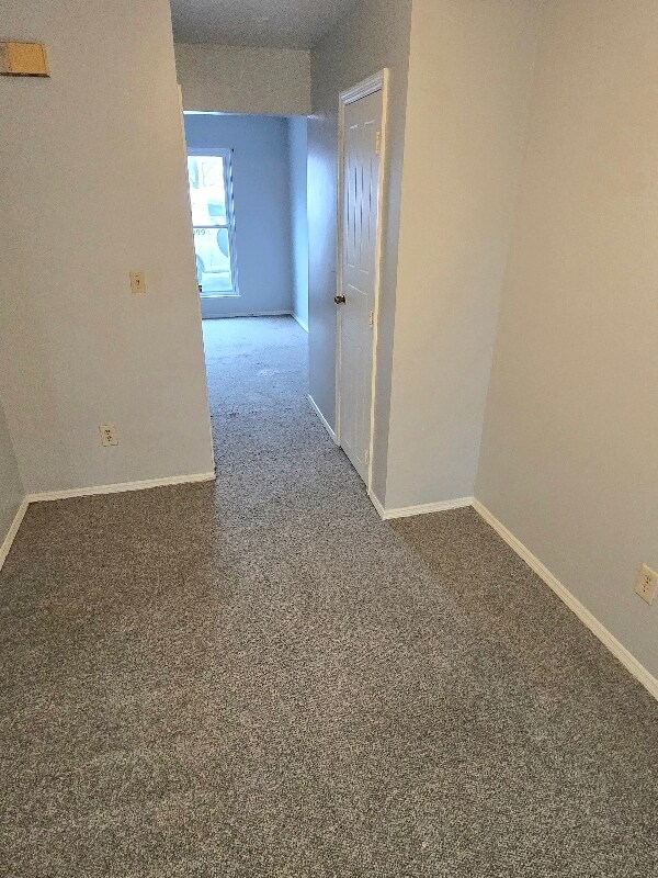 Building Photo - 7037 Paxton Rd