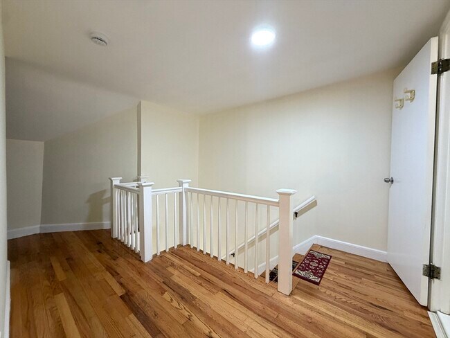 Building Photo - 487 Lowell Ave