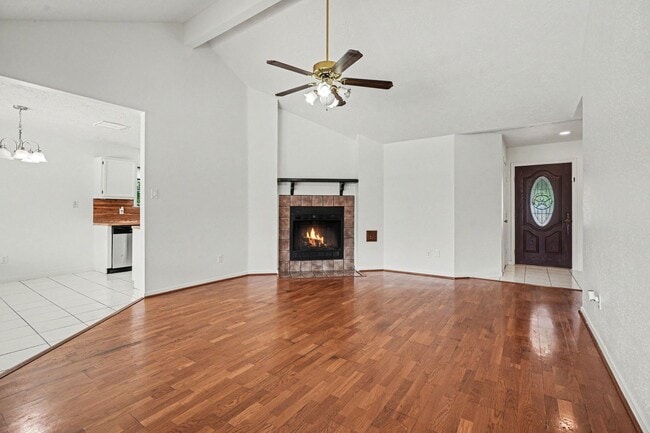 Building Photo - 2909 Forest Hills Dr