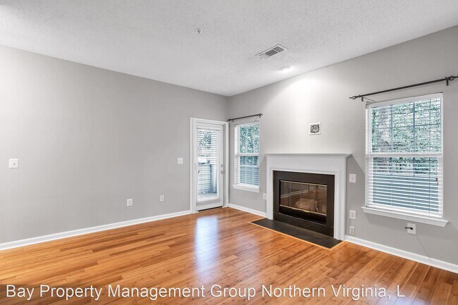 Building Photo - 1705 Lake Shore Crest Dr